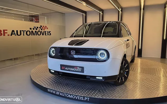 Honda e Advance (17")