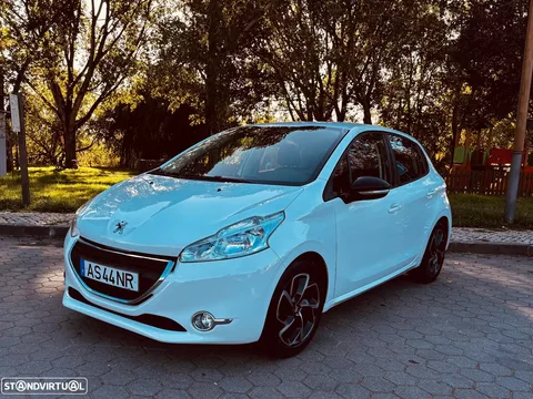 Peugeot 208 e-HDi 68 EGS5 Stop&Start Active