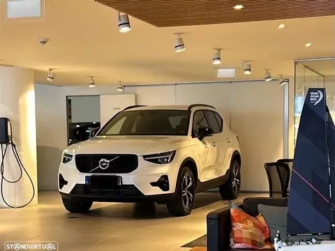 Volvo XC 40 1.5 T2 Plus Dark Auto