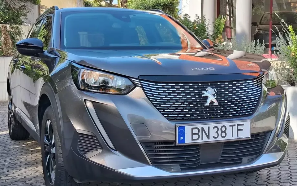 Peugeot 2008 1.2 PureTech Allure EAT8