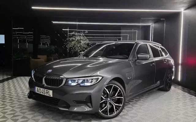 BMW 320 e Line Sport Auto