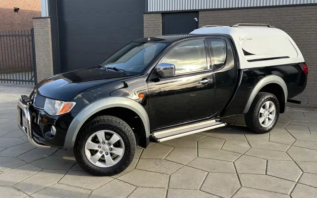 Mitsubishi L200 2.5 DI-D Club Intense 4WD
