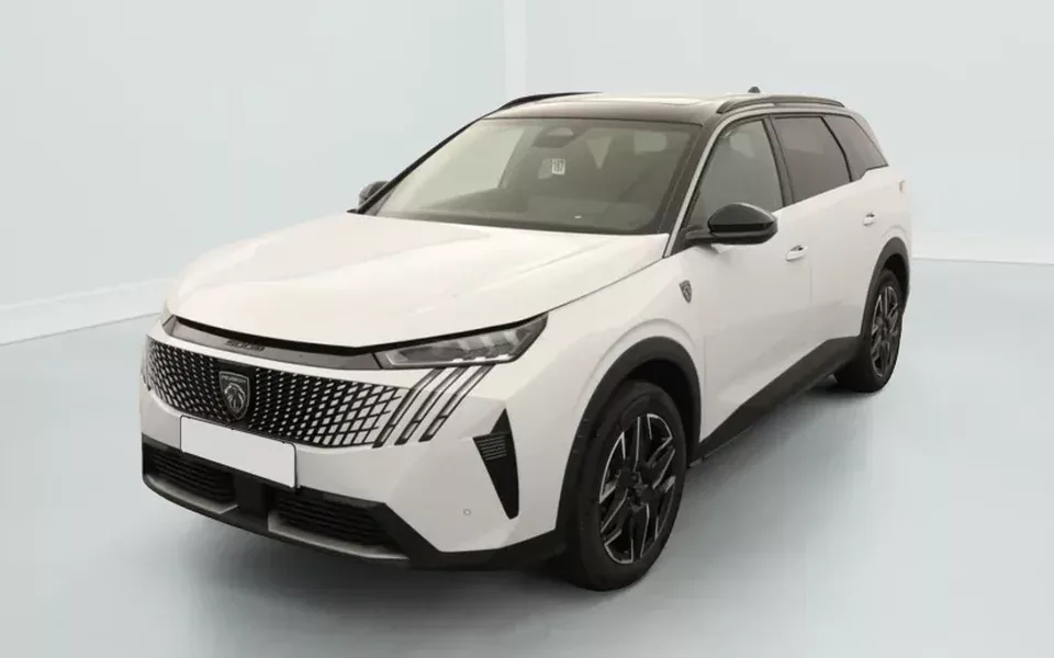 Peugeot 5008 Gt 1.2 HYBRID 145 Zéro km immatriculé