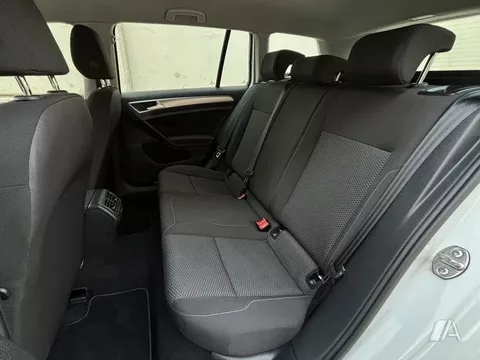 VOLKSWAGEN Golf Golf Variant 1.6TDI Business and Navi Ed.