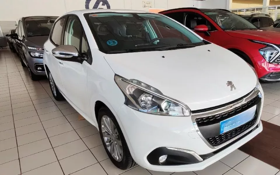 PEUGEOT 208 208 1.2 PureTech S&S Signature 82 - 10200€ en Merida
