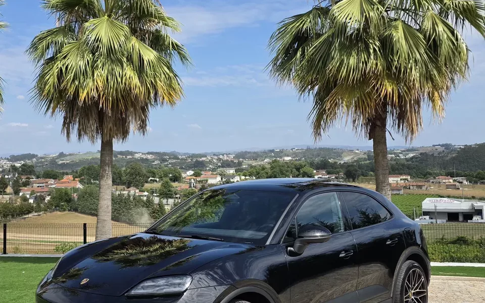 Porsche Macan Electric 4