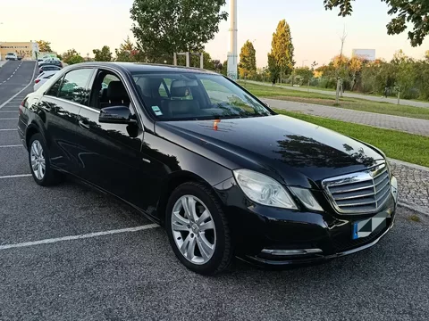 Mercedes-Benz E 200 CDi Avantgarde BlueEfficiency Auto