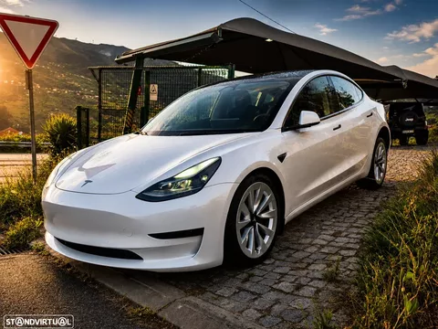 Tesla Model 3 Long Range RWD