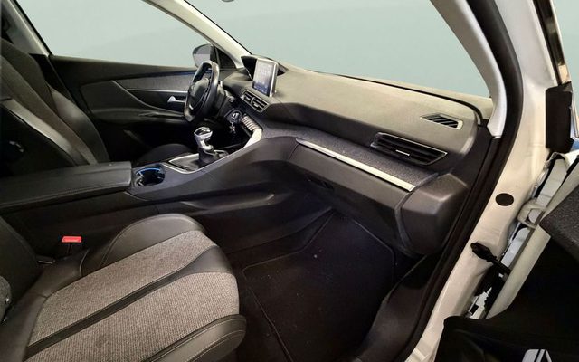 PEUGEOT 3008 SUV 3008 1.2 S&S PureTech Allure 130