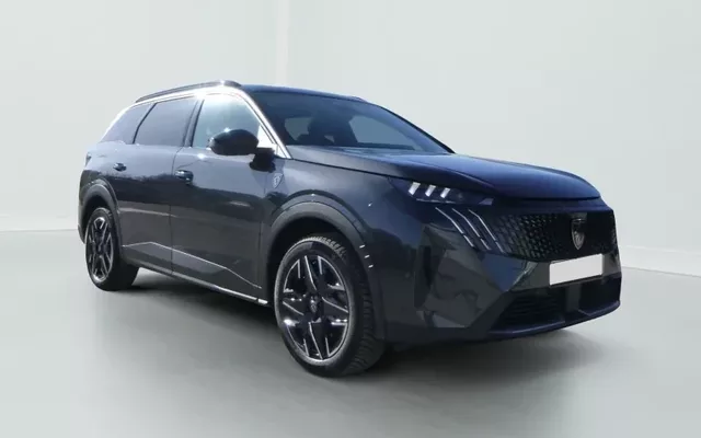 Peugeot 5008 HYBRID 145CH E-DCS6 GT Zéro km immatriculé