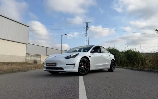 Tesla Model 3 Standard Range Plus RWD