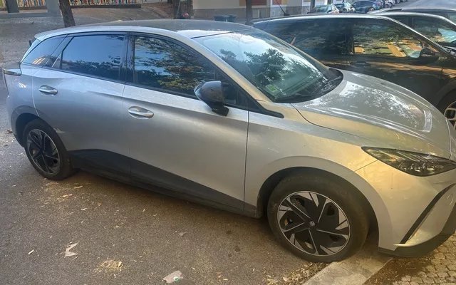 MG MG4 64 kWh Luxury