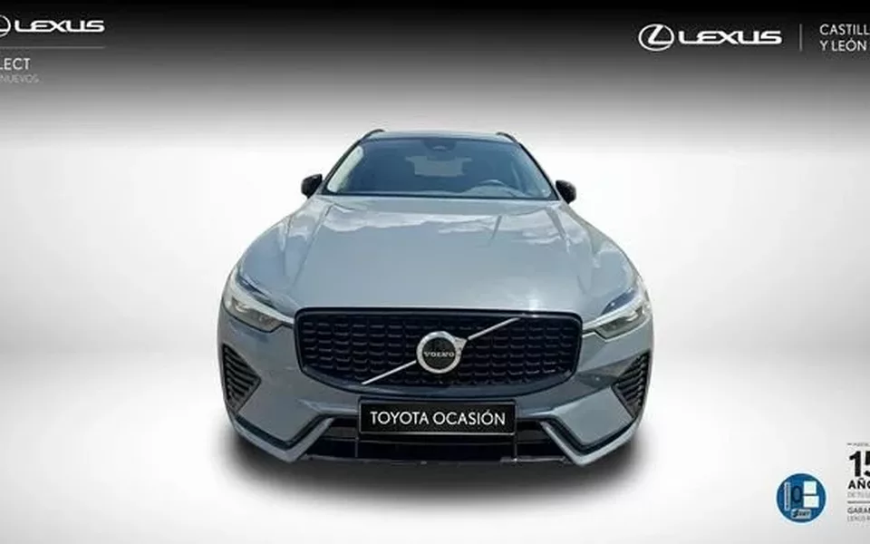 VOLVO XC60 B4 PLUS DARK