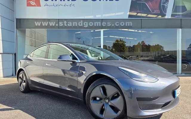 Tesla Model 3 Standard Range Plus RWD