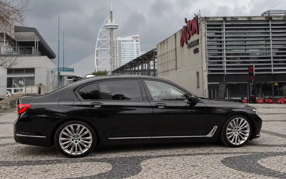 BMW 740