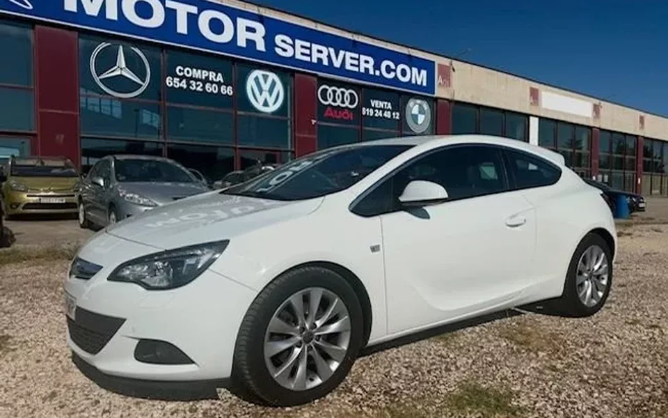 OPEL Astra GTC Sportive 2.0 CDTI 165 CV Start&Stop - 6750€ en Villagonzalo pedernales