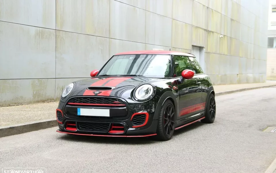 MINI 3 Portas John Cooper Works Essential