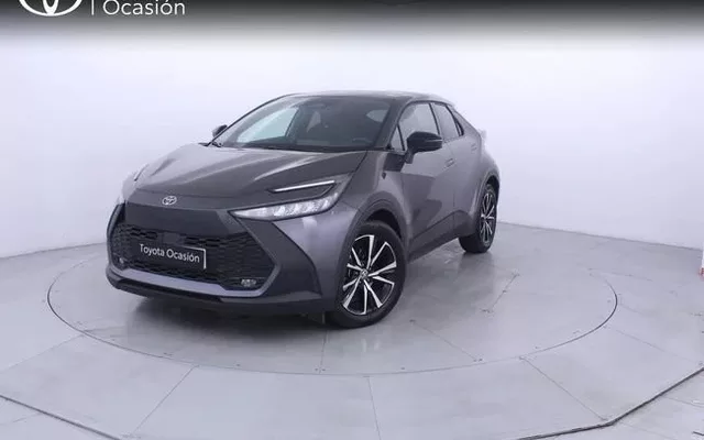 TOYOTA C-HR Advance Hybrid 140