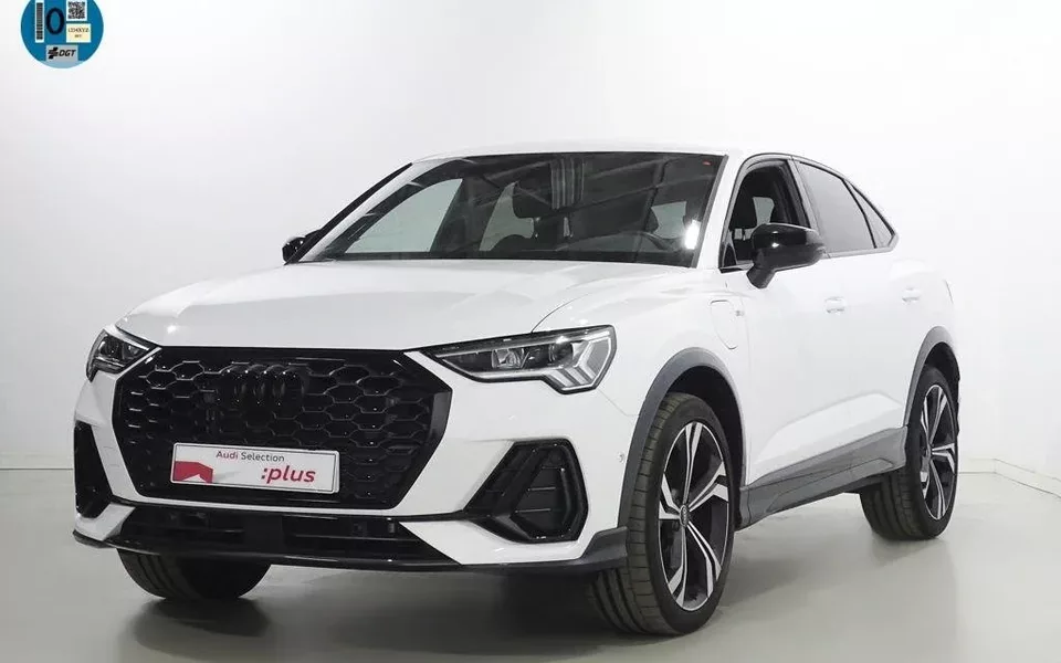 AUDI Q3 Q3 Sportback 45 TFSIe Black line S-tronic