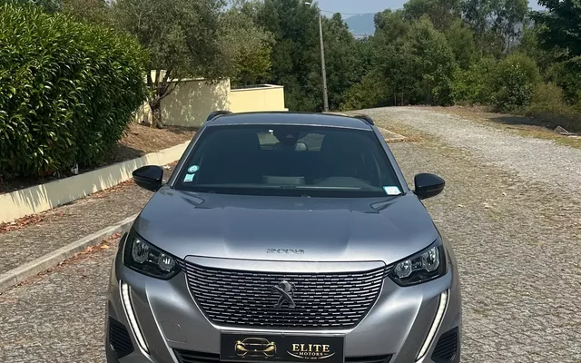 Peugeot e-2008 50 kWh Allure Pack