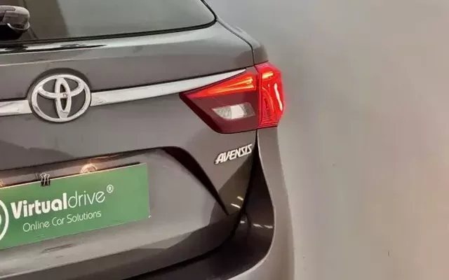 Toyota Avensis Touring Sports 2015 2.0 D-4D Luxury+GPS