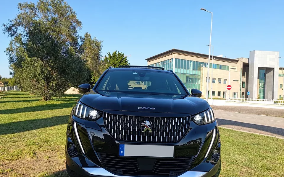 Peugeot 2008 1.2 PureTech GT EAT8