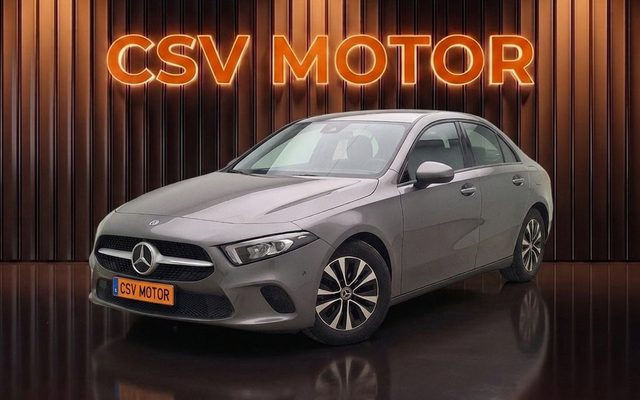 MERCEDES-BENZ Clase A A 180 d Sedan