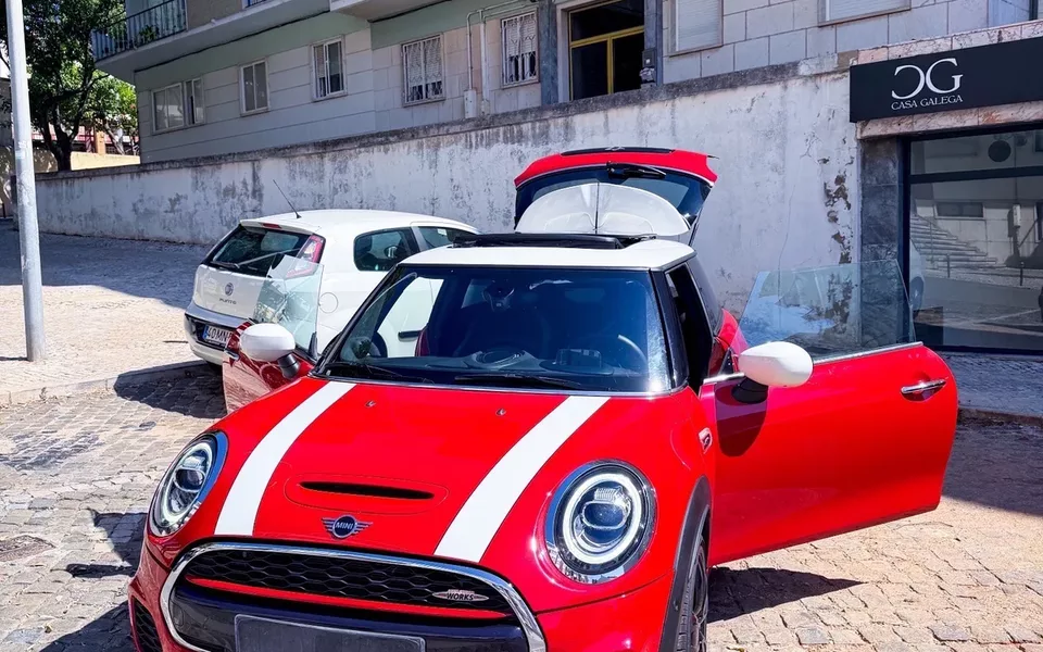 MINI 3 Portas John Cooper Works Auto Desportiva