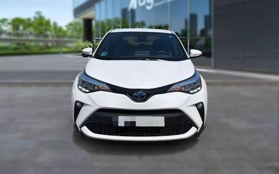 TOYOTA C-HR + 2.0 180H Advance