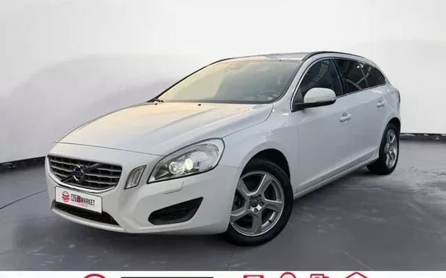 VOLVO V60 V60 D3 Momentum