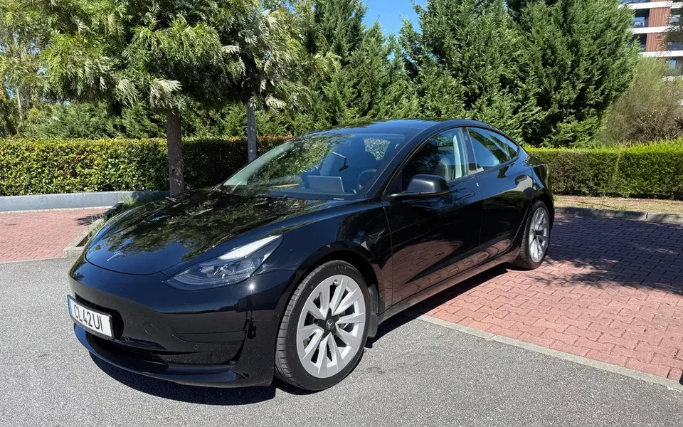 Tesla Model 3 Tração Traseira
