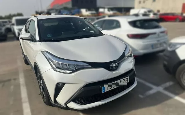 TOYOTA C-HR + 1.8 125H Advance