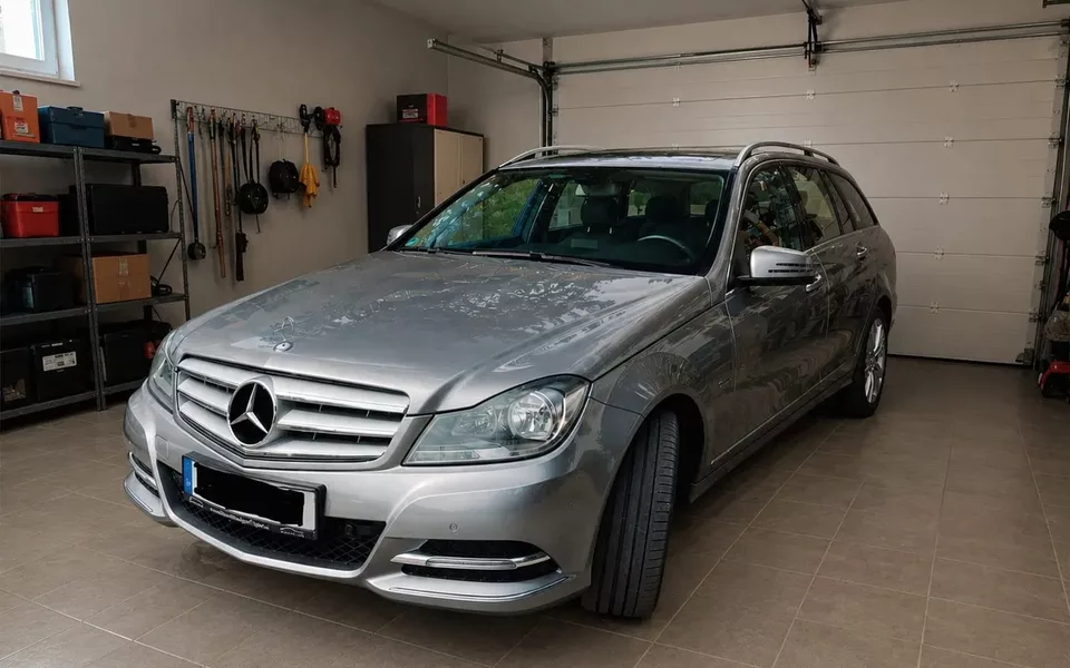 Mercedes-Benz C 220