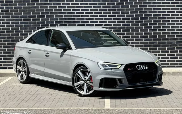 Audi RS3 Limousine S tronic