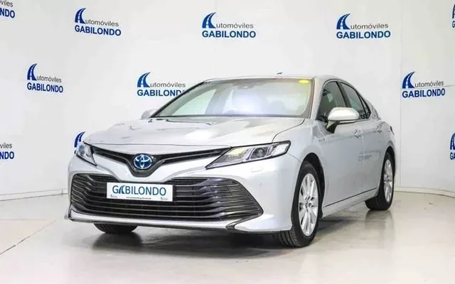 TOYOTA Camry 2.5 220H Advance