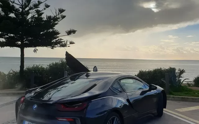 BMW i8