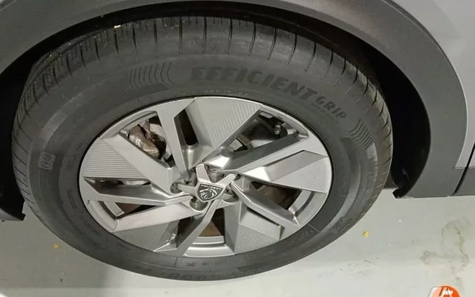 PEUGEOT 408 Allure HYBRID 145 eDCS6
