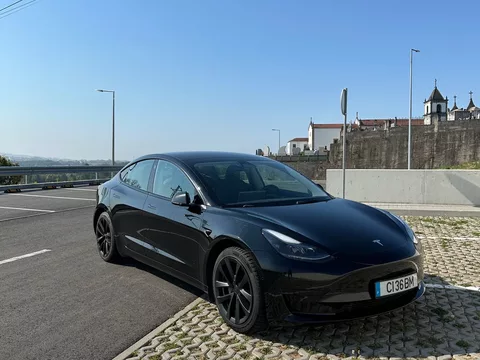 Tesla Model 3 Tração Traseira