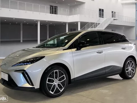 MG MG4 64 kWh Luxury