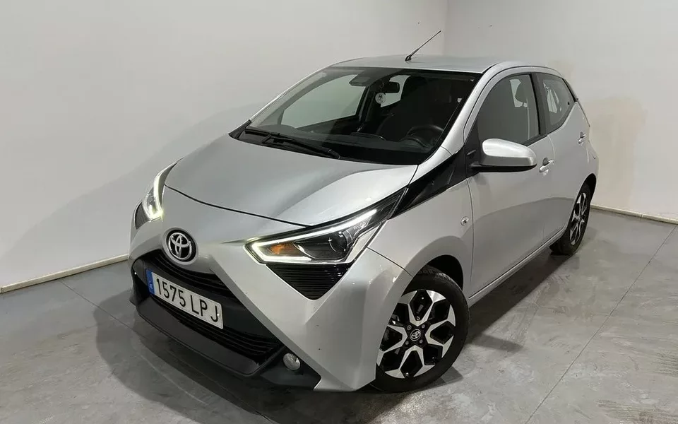 TOYOTA Aygo Aygo 70 x-play