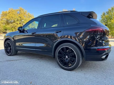 Porsche Cayenne Platinum Edition