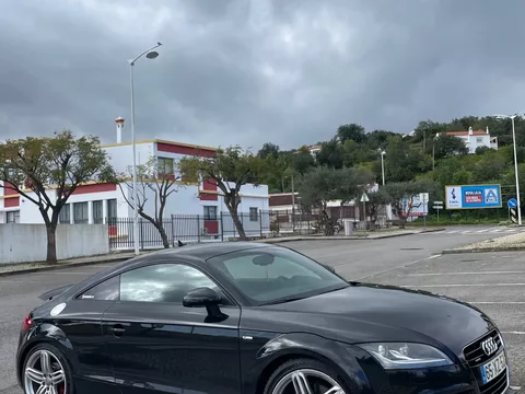 Audi TT Coupé 2.0 TDI quattro S-line