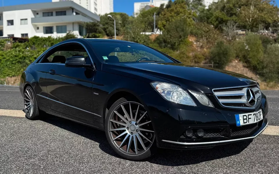 Mercedes-Benz E 220 CDi Avantgarde BlueEfficiency