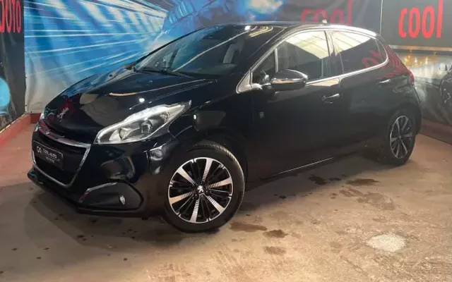 Peugeot 208 2018 PureTech 110 Stop & Start Tech Edition