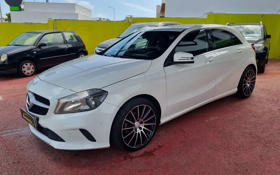 Mercedes-Benz A 180 d AMG Line