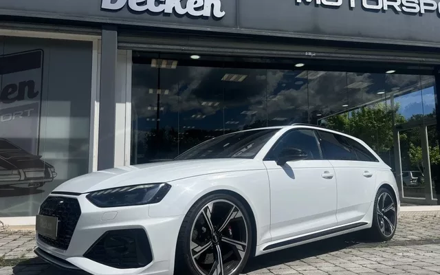 AUDI A4 RS4 Avant TFSI quattro tiptronic