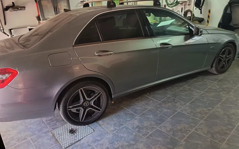 Mercedes-Benz E 200 CDi Elegance BlueEfficiency Auto.