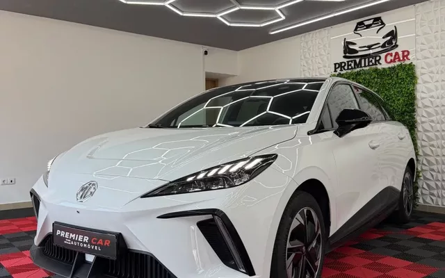 MG MG4 64 kWh Luxury