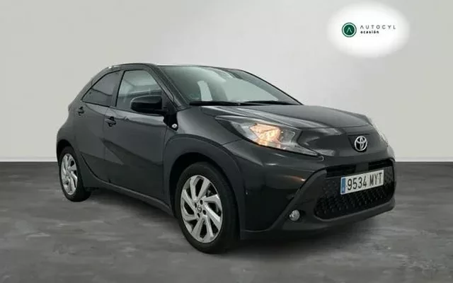 TOYOTA Aygo X Cross 1.0 VVT-I 72CV Play - 14900€ en Zaratan