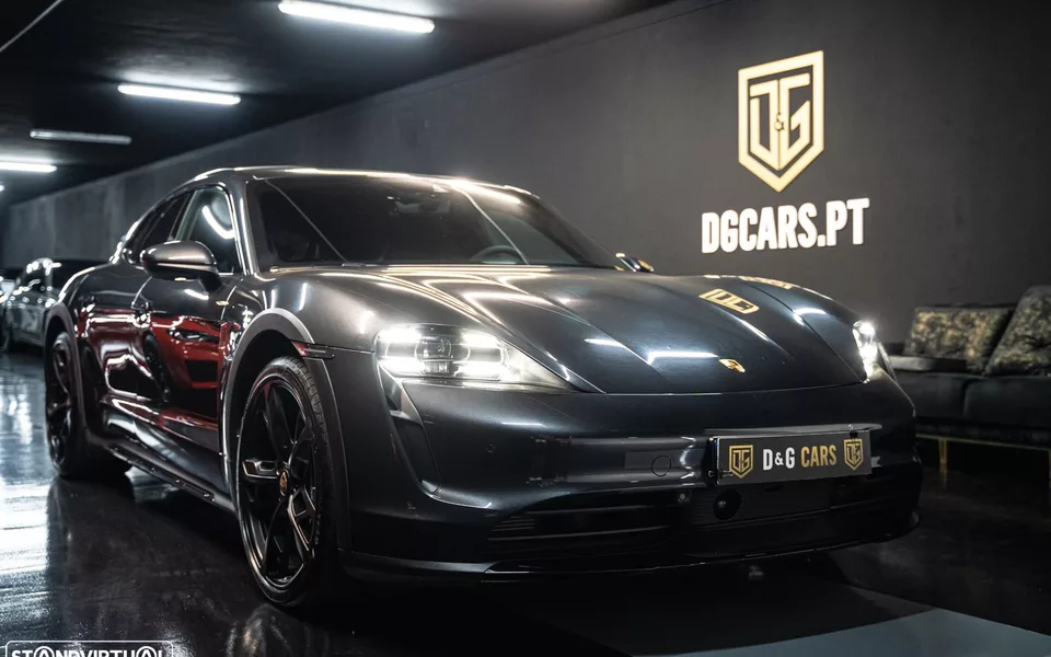 Porsche Taycan Cross Turismo 4